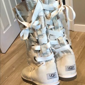 Ugg Boots with laces